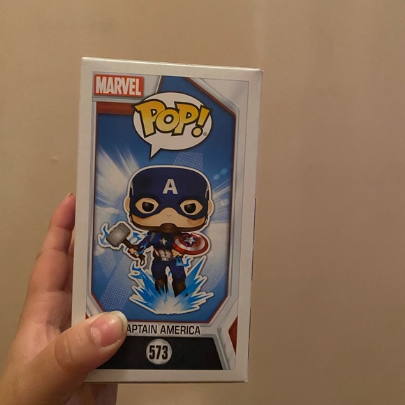 Broken Shield Captain America - Picture 2 of 2